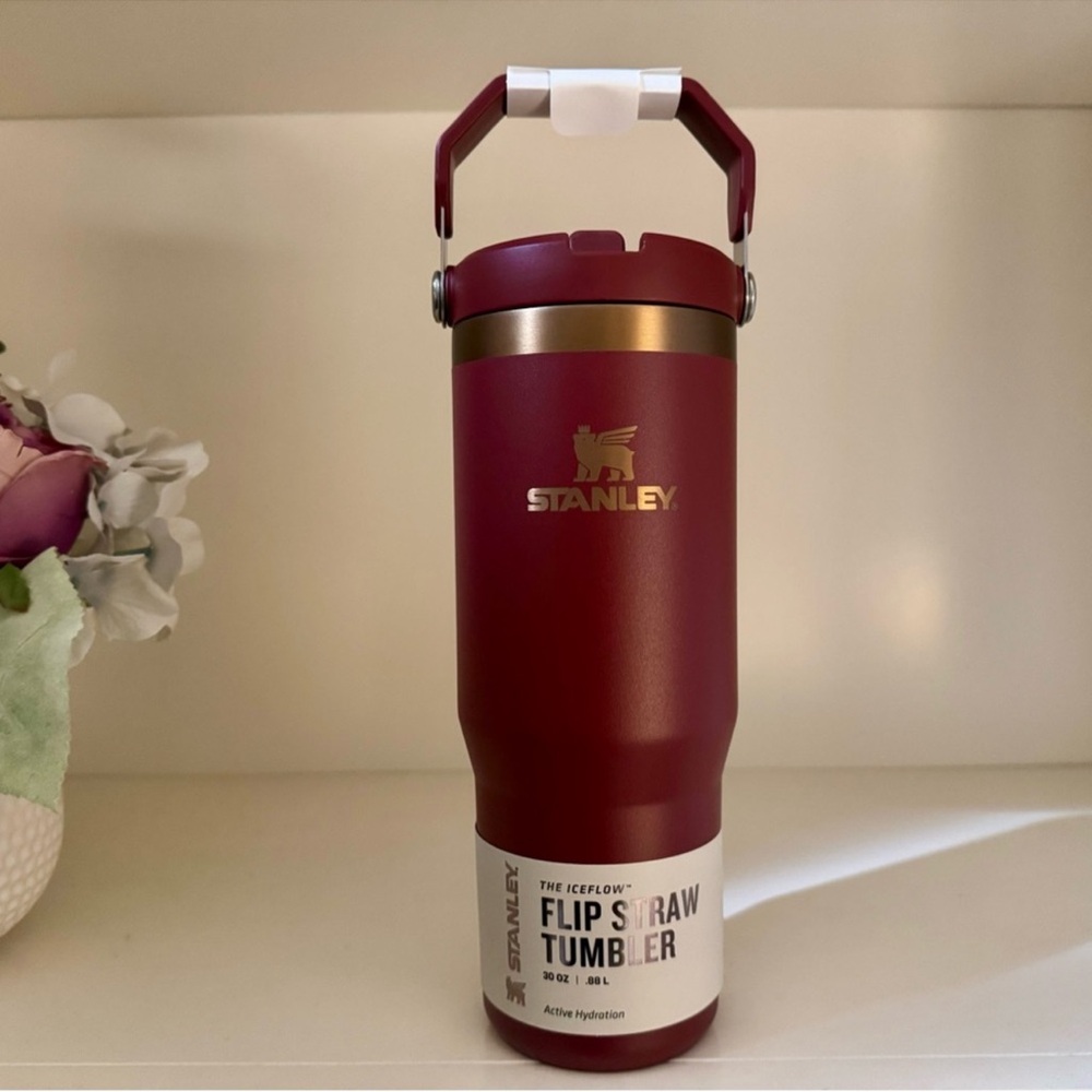🎉LAST PIECE🎉Stanley 30‎ Oz. IceFlow Flip Straw Tumbler Glided Pomegranate